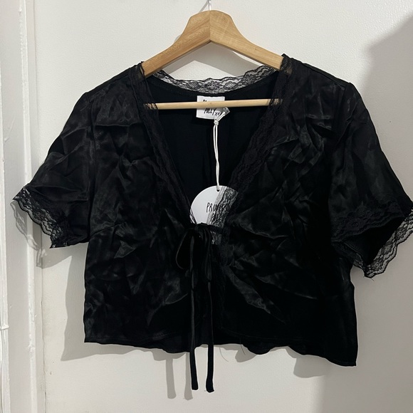 Black Tie Up Top - Picture 3 of 8